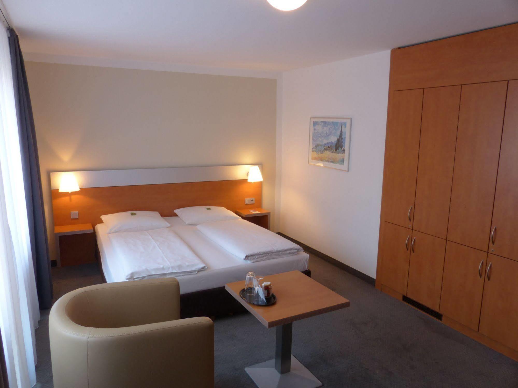 Ghotel Hotel & Living Munchen-Nymphenburg Екстер'єр фото